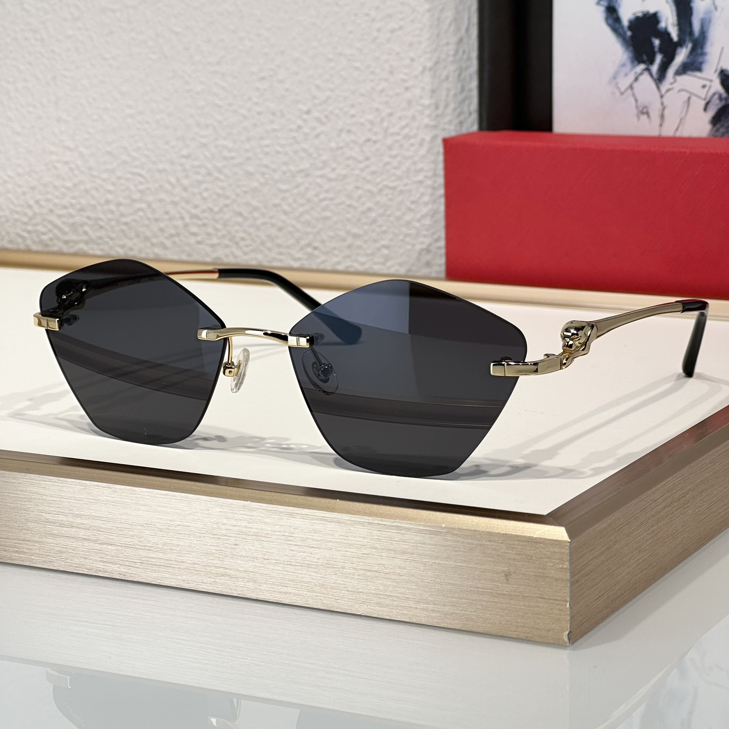 Fashion Sunglasses For Men and Women 0463 Summer Leisure Travel Catwalk Style UV400 Anti-Ultraviolet Retro Plate Diamond Metal Frameless Eyeglasses Random Box