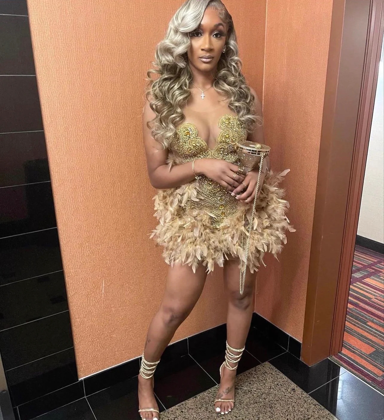 Gold Crystals Feather Sexy Short Prom Dresses For Black Girls See Through African American Cocktail Dresses Birthday Party Homecoming Gowns J010