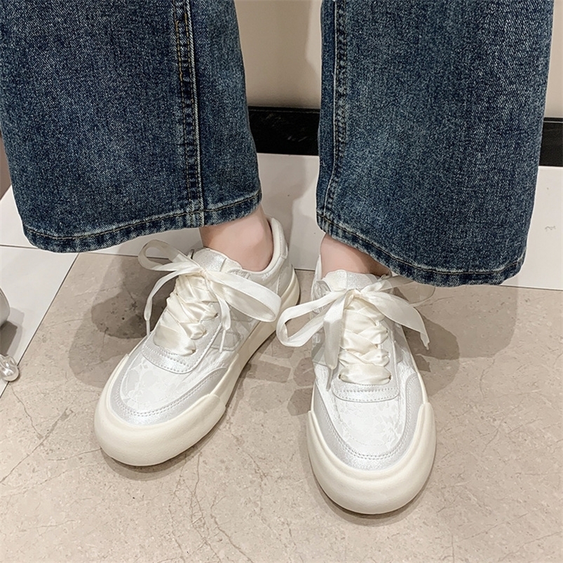 Womens casual sports shoes retro increase thick sole German training shoes women s comfortable light soft sole board shoes 240619