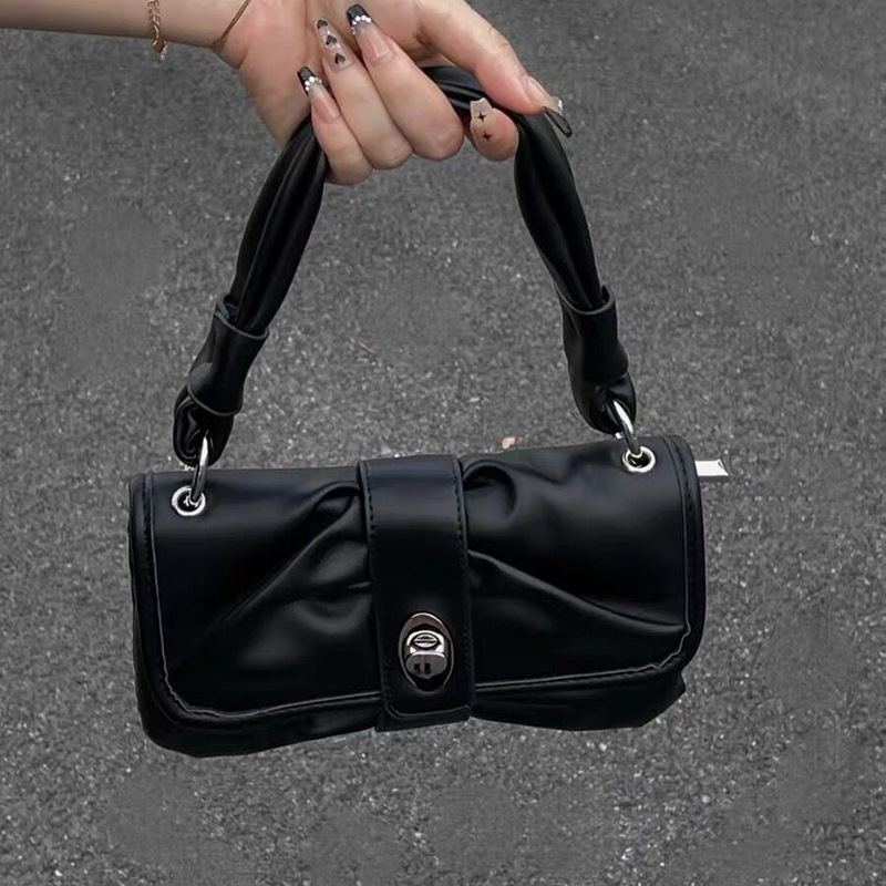 Korean Instagram's niche super popular high-end and atmospheric handheld underarm bag women's new retro and versatile single shoulder diagon