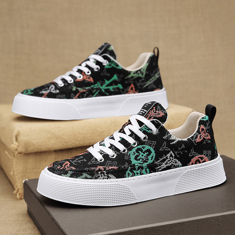 Fashion Men Shoes Low Top Soft Sole Board Shoes Lace-Up Breathable Shoes