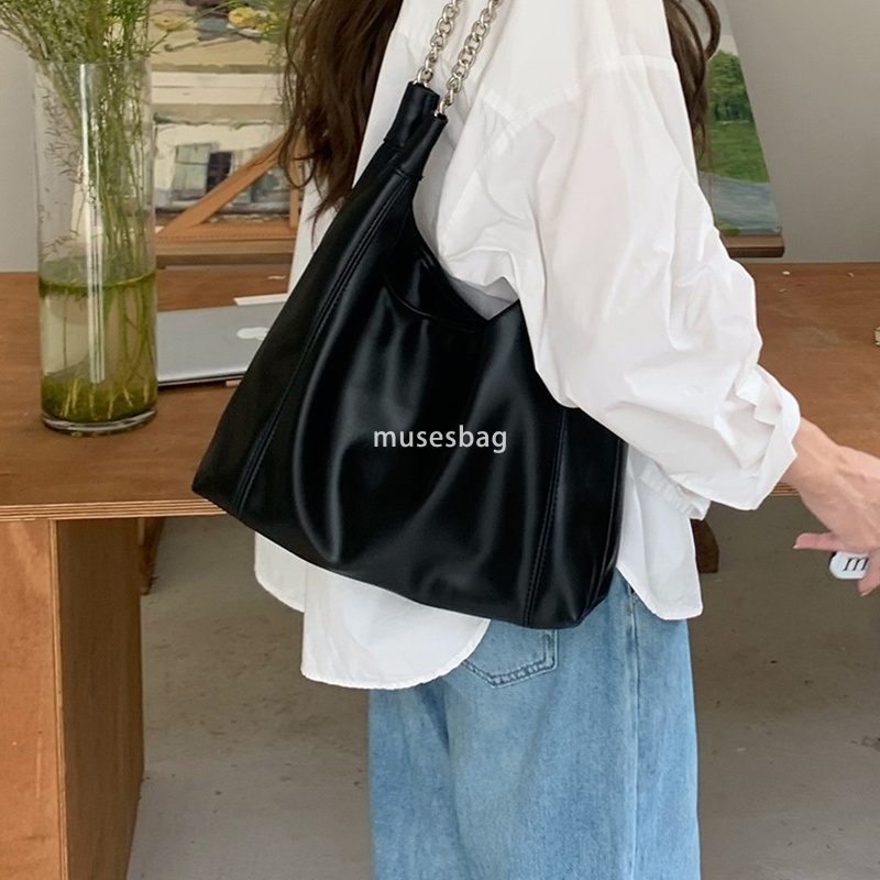 High end niche design Korean version chain tote bag large capacity bag new bag fashionable commuting women's bag soft leather shoulder bag
