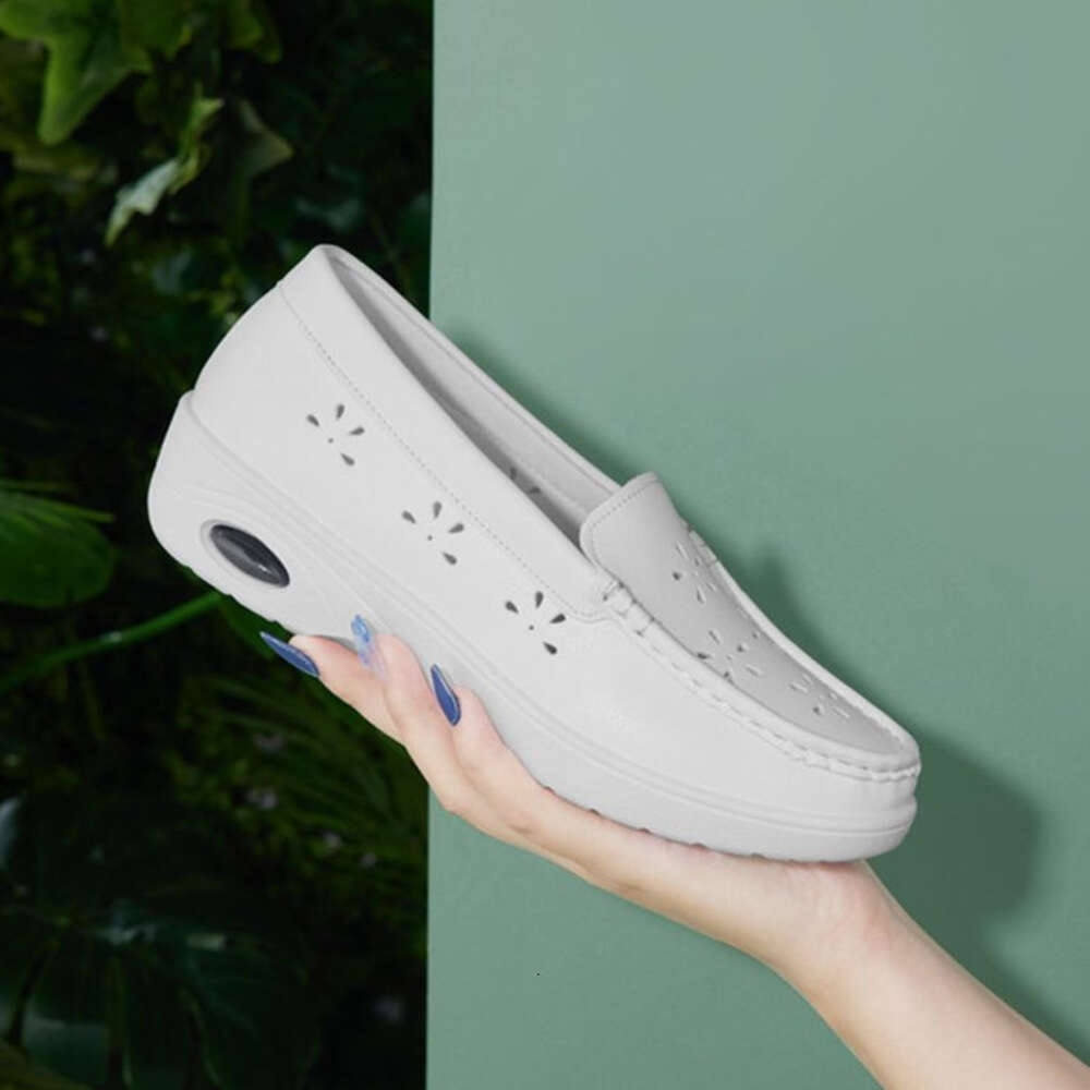 Nurse women with breathable soft soles, new air cushion thick soled women's for spring and autumn 2023, hospital work white shoes