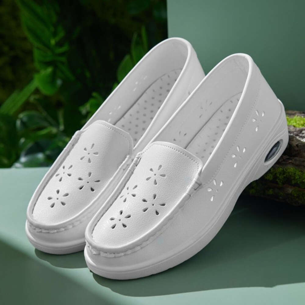 Nurse women with breathable soft soles, new air cushion thick soled women's for spring and autumn 2023, hospital work white shoes