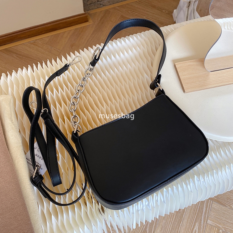 New Instagram Stir Fried Black Spliced Underarm Bag with French Stick Bag European and American Street PU One Shoulder Handbag Women's Trendy