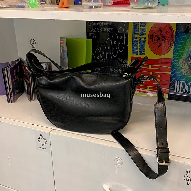 High quality niche design internet celebrity small bag textured crossbody daily student spring/summer new ins dark color casual soft bag for women