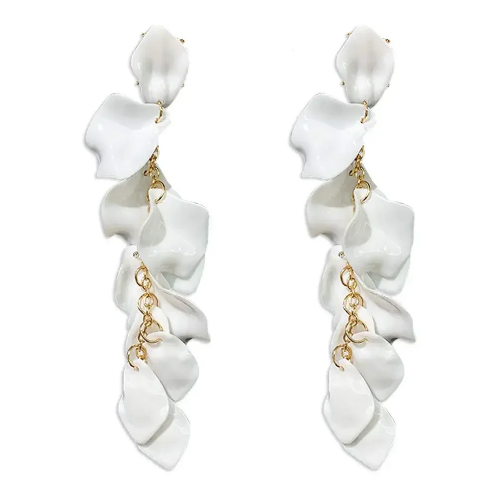 White Long Acrylic Rose Petal Earrings Dangle Exaggerated Flower Earrings Drop Floral Tassel Earrings for Women 240620
