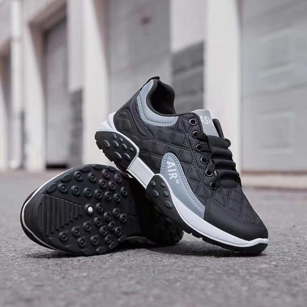 New casual sports for men, fashionable Korean version, versatile soft sole running shoes, coconut shoes