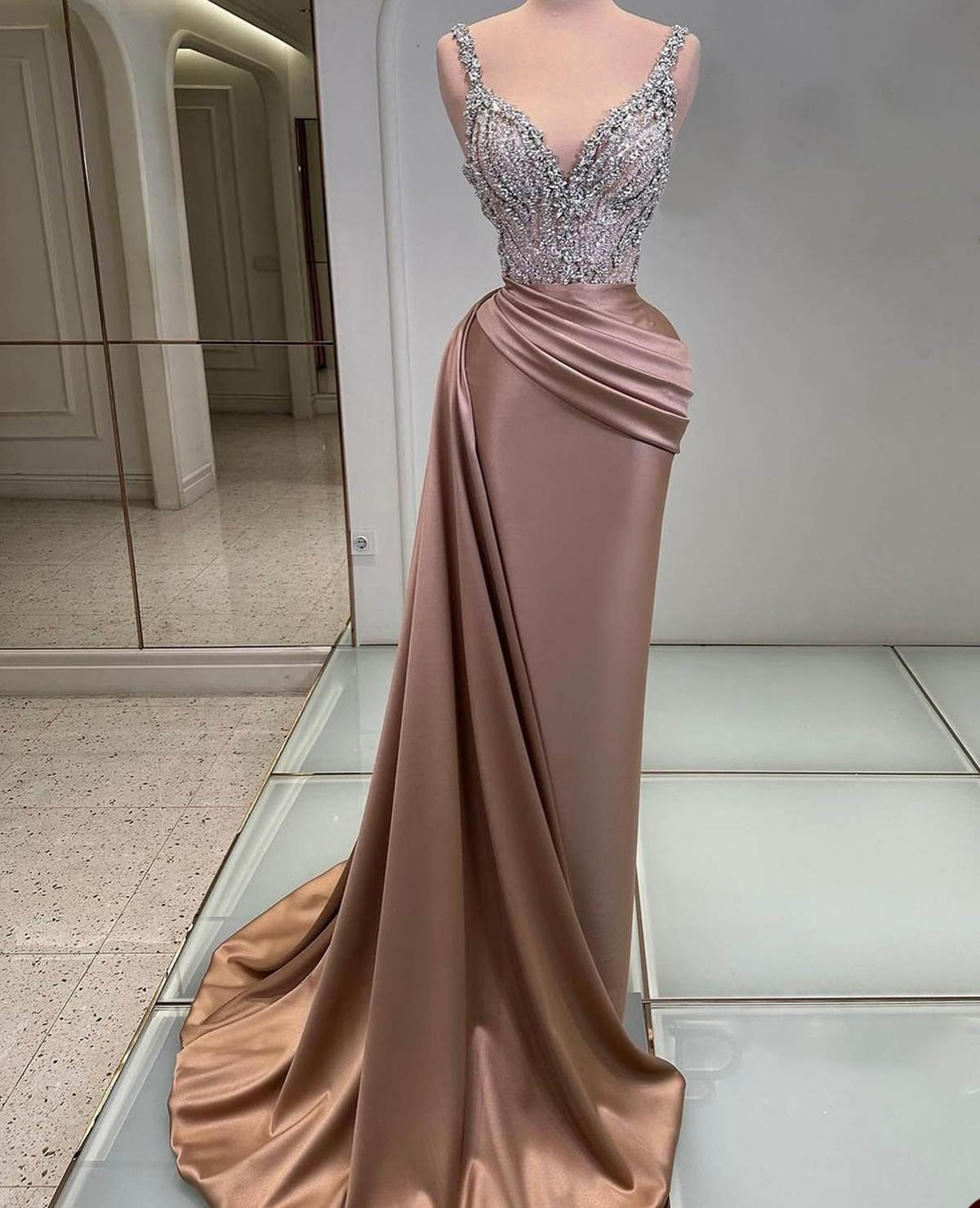 Gowns Stylish Evening Crystal Prom Dress Spaghetti Straps Sleeveless Beading Party Dresses With Sweep Train Vestidos De Noche Es 0919
