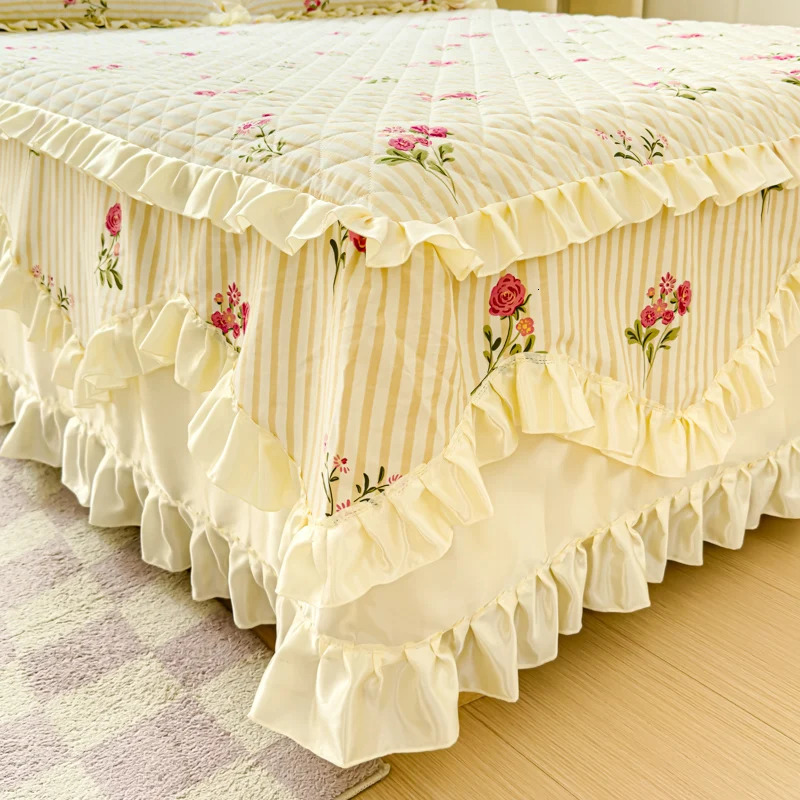 100% Cotton Thicken Quilted Bedspread King Queen Size Princess Lace Bed Skirt Pure Cotton Bed Cover Not Including Pillowcase 240619