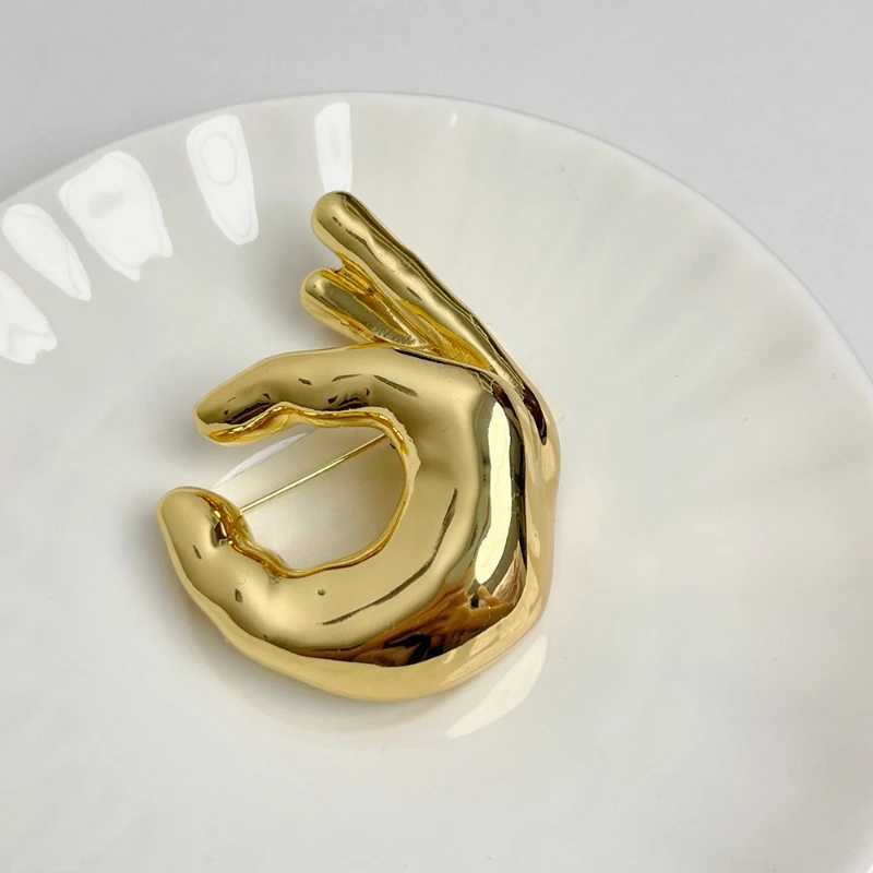 Pins Brooches Bilandi Modern Jewelry Lovely Design Metal OK Hand Brooches For Women Girl Gifts Cool Trend Accessories Hot Sale Daily WearingL246