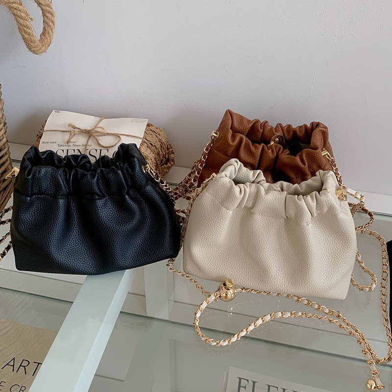 Advanced and trendy handbag for women new texture solid color niche single shoulder bag versatile chain crossbody cloud small bag