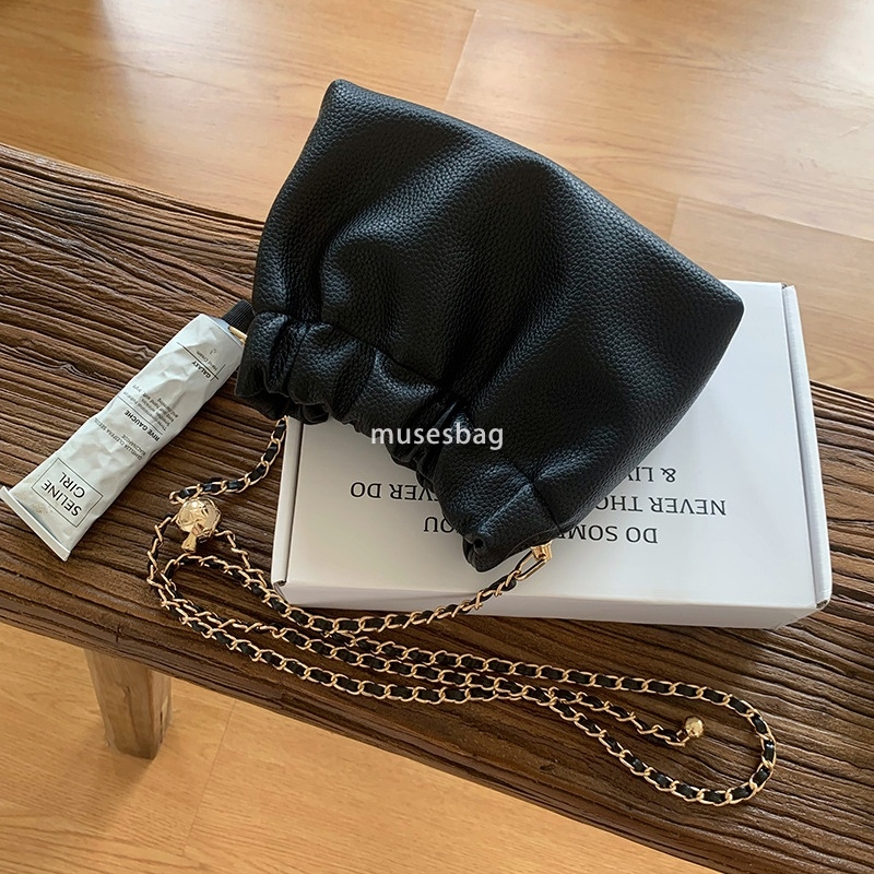 Advanced and trendy handbag for women new texture solid color niche single shoulder bag versatile chain crossbody cloud small bag