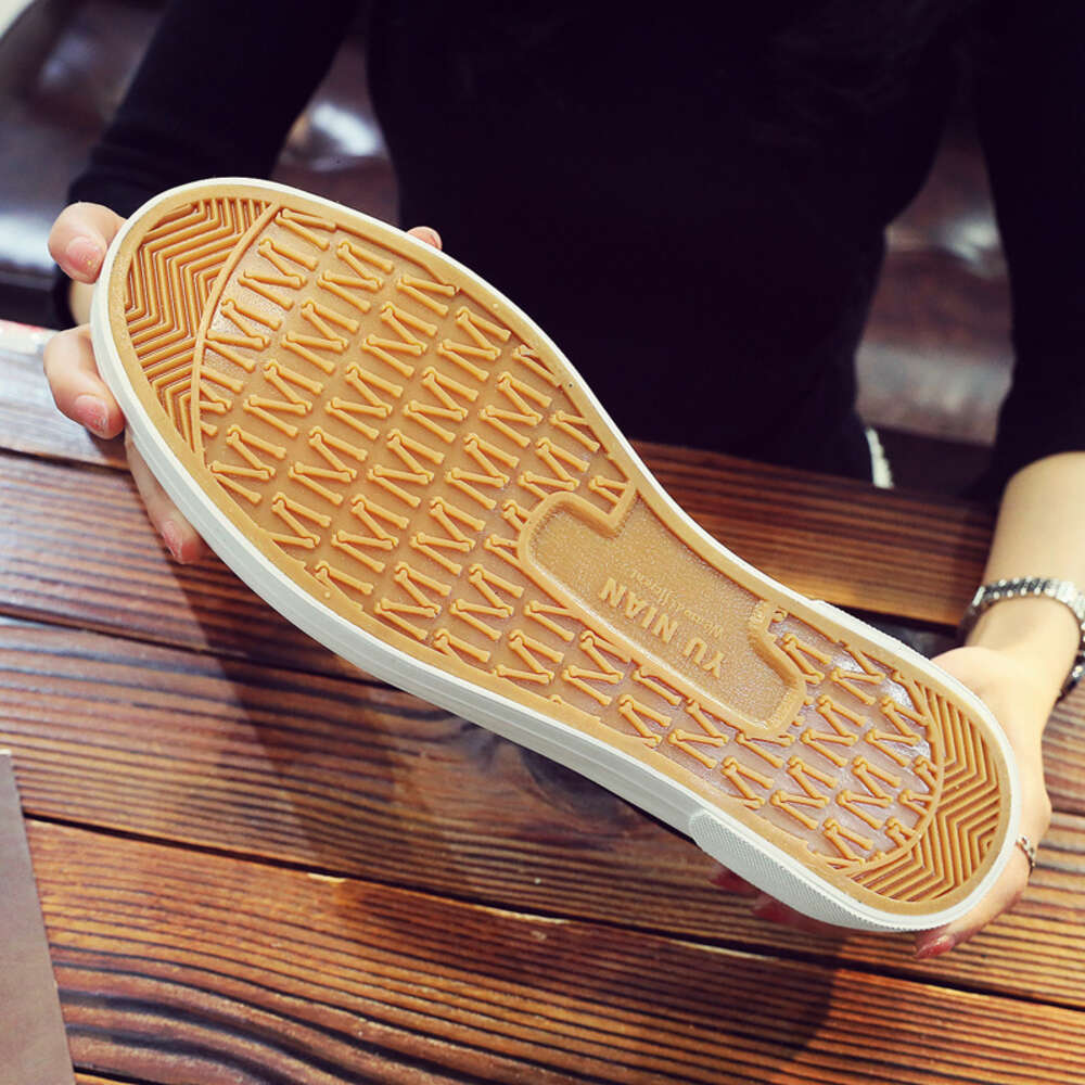 YN068 New 2023 Thickened Sole Trendy Canvas for Men's Casual Flat Bottom One Foot Pedal Shoes Wear resistant Cow Tendons