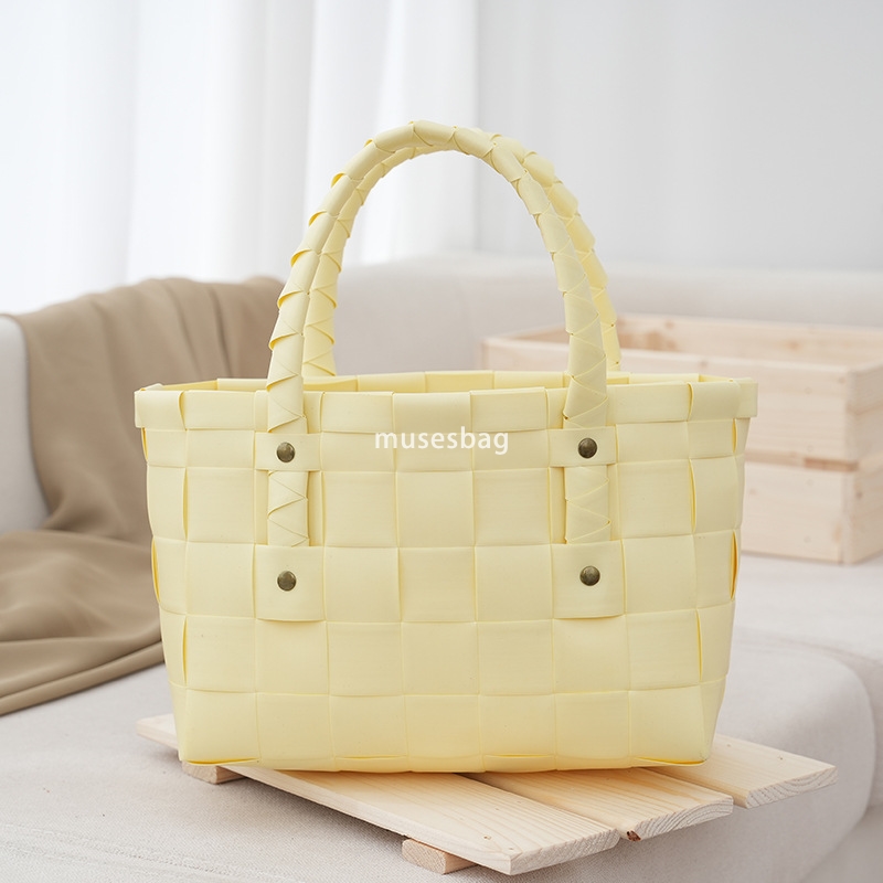 High quality women's designer classic retro practical large capacity tote bag single shoulder handbag fashionable and versatile underarm bag with