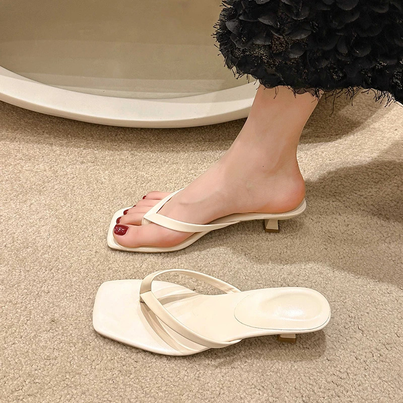 Womens slippers womens sandals with narrow straps and kitten heels elegant flap summer shoes 240620