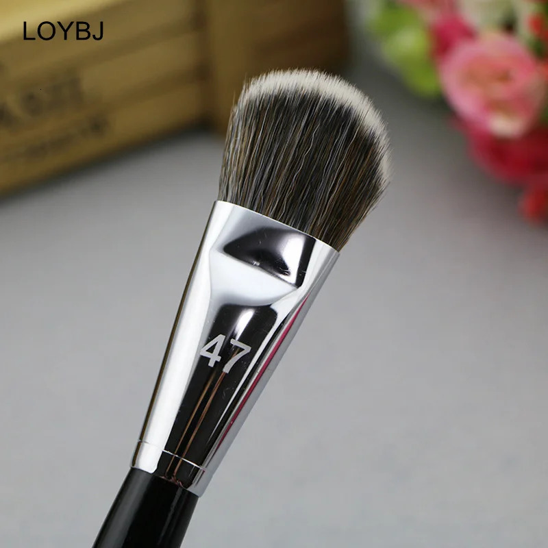 LOYBJ Professional Foundation Brush 47 Broom Head Liquid Foundation Shadow Concealer Brushes Women Face Base Makeup Beauty Tools 240620