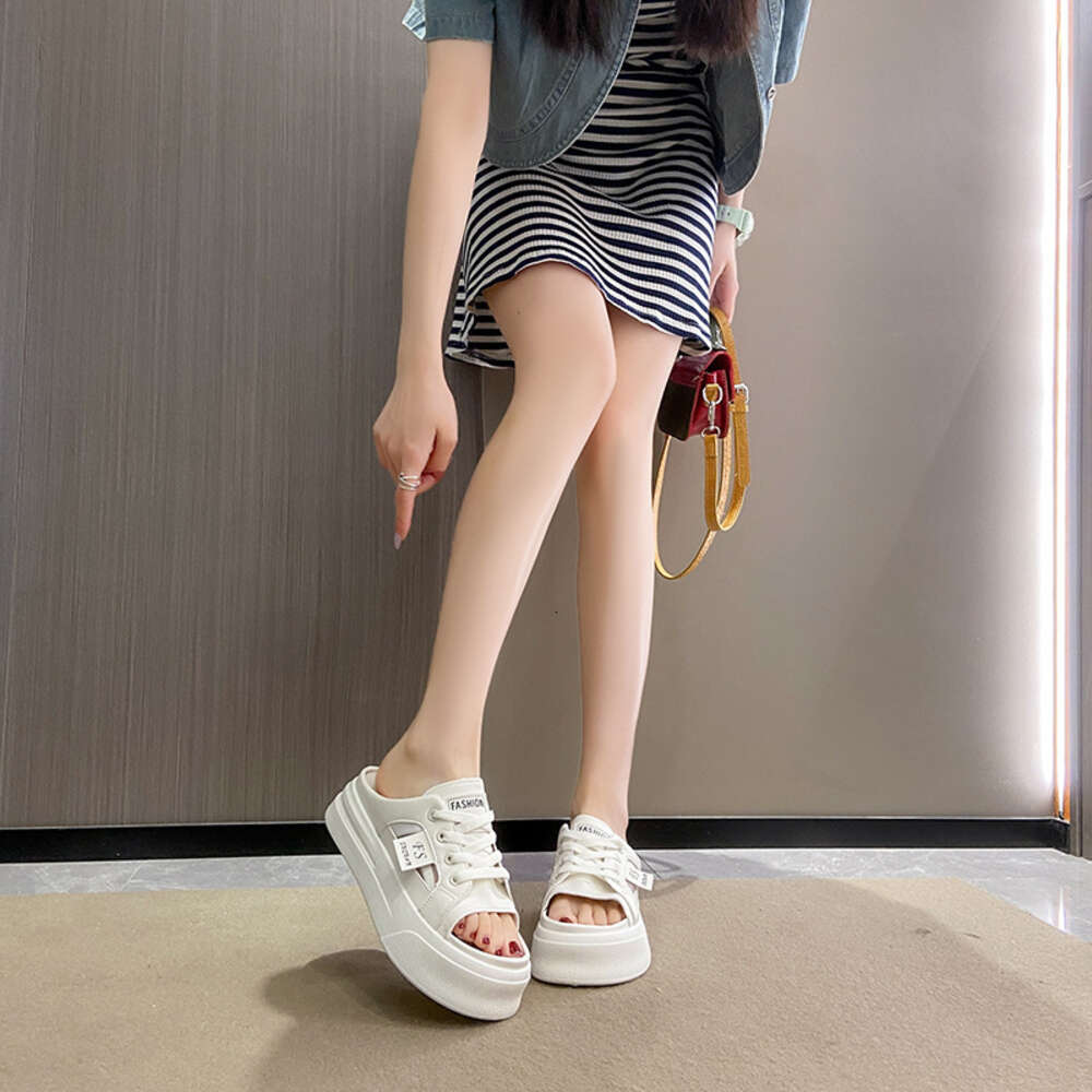 2024 Leisure Slippers Women's Summer New Korean Edition Instagram Female Student Half Tug Versatile Breathable Sandals Street Shoot K8707