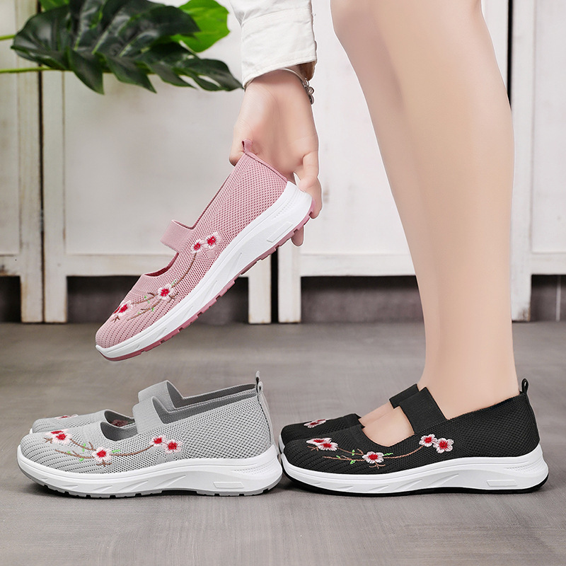 Ddmysports Women S Summer Women Old Beijing Cloth Hollow And Breathable Single Shoes Shallow Mouth Flat Bottomed Mother OUTDOOR