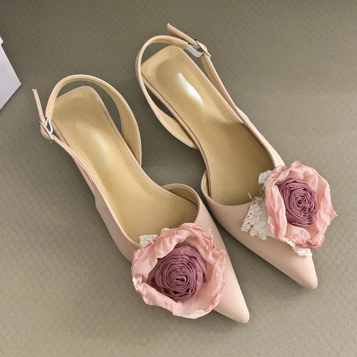 Flower Designer Sandals Womens Elegant Satin Mule Shoes 2024 Summer Pointed Toe Pumps Low Heel Strap 240620