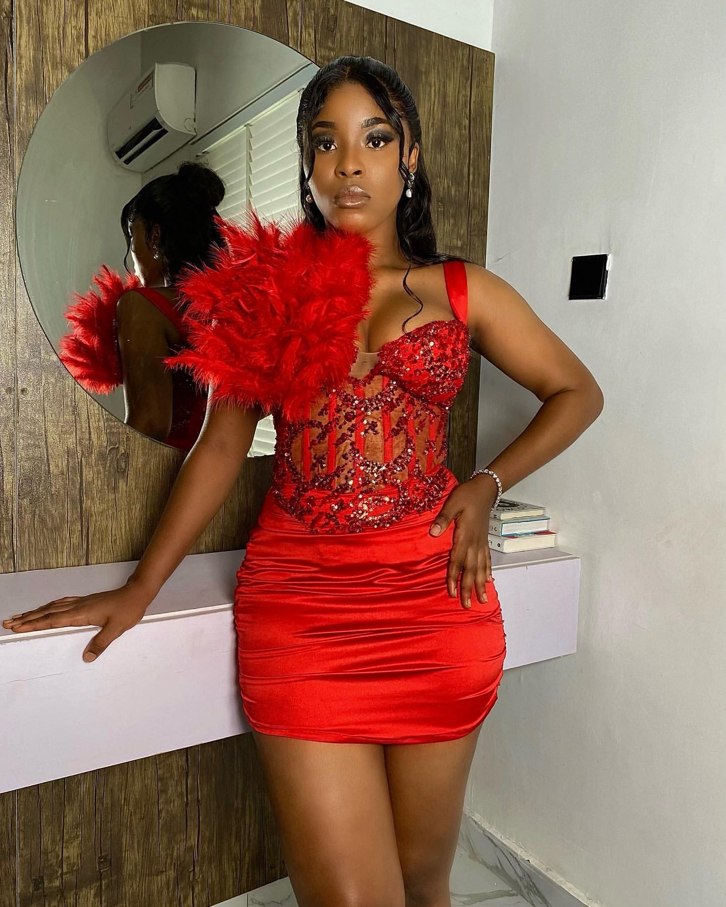 2024 Red Sheath Homecoming Dresses Prom Evening Feather Sequined Satin Mini Short Party Graduation Cocktail Birthday Holiday Club Gowns Dress ZJ111