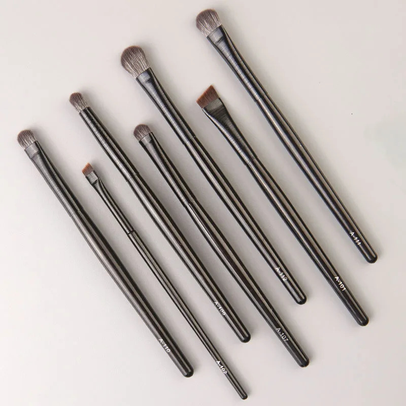 Natural Material Professional Makeup Brush Set Eye Shadow Powder Foundation Blush Contour Shadow Mixed Makeup Beauty Tool 240620