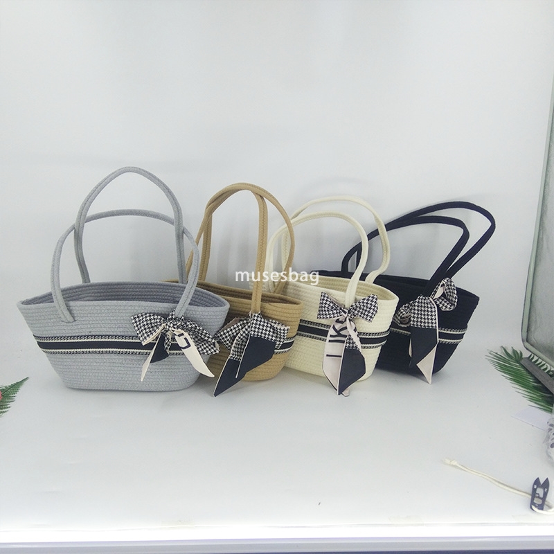 Designer Women's Fashion New Classic Large Capacity Vegetable Basket Grass Woven Bag Leisure Beach Tote Bag Bowtie Handheld One Shoulder Crossbod