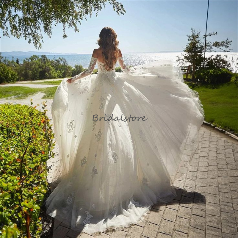 Stunning Hi Low Boho Wedding Dresses With Detachable Train Elegant Appliques Lace Bohemian Bride Dress 2 In 1 Destination Beach Bridal Dress Elegant V