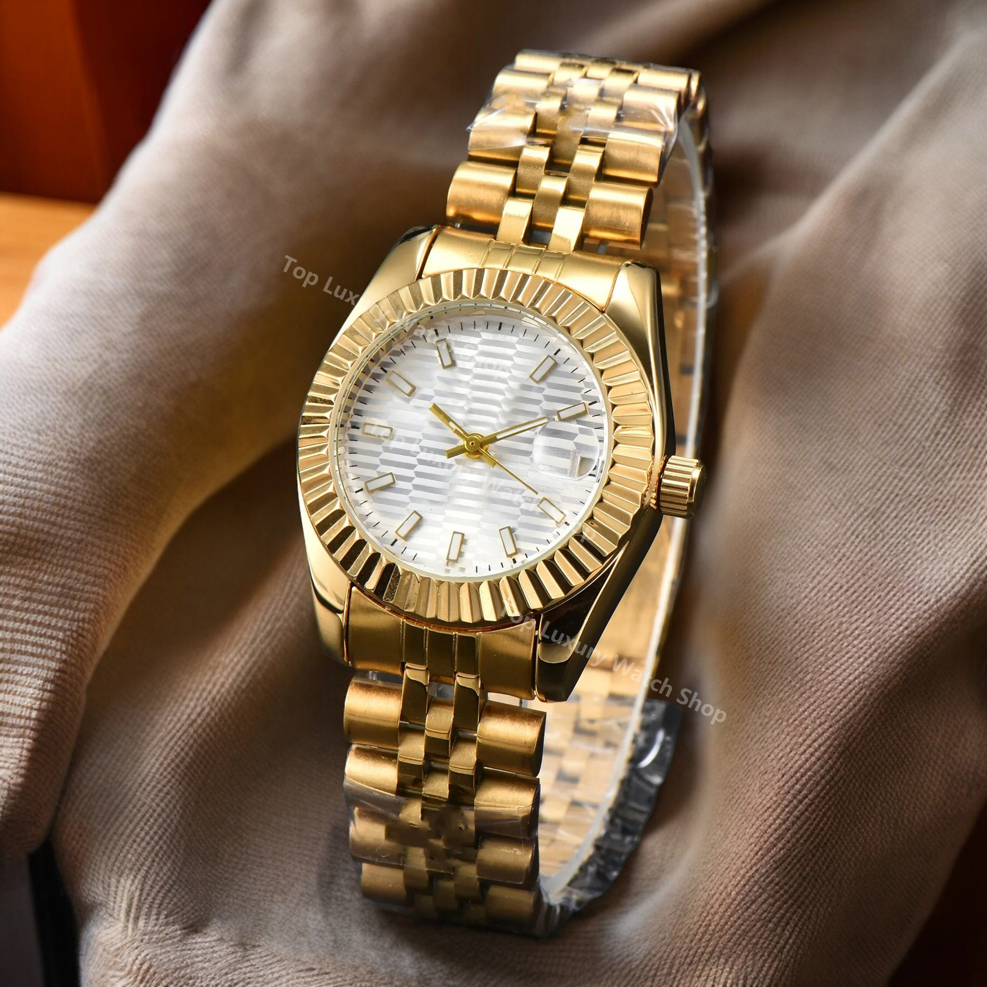 Top Exquisite Luxury Women Watches for Ladies Gold 32MM Quartz Movement Steel Strap Automatic Date Daily Water Resistant Fashion AAA Clocks Free Shipping