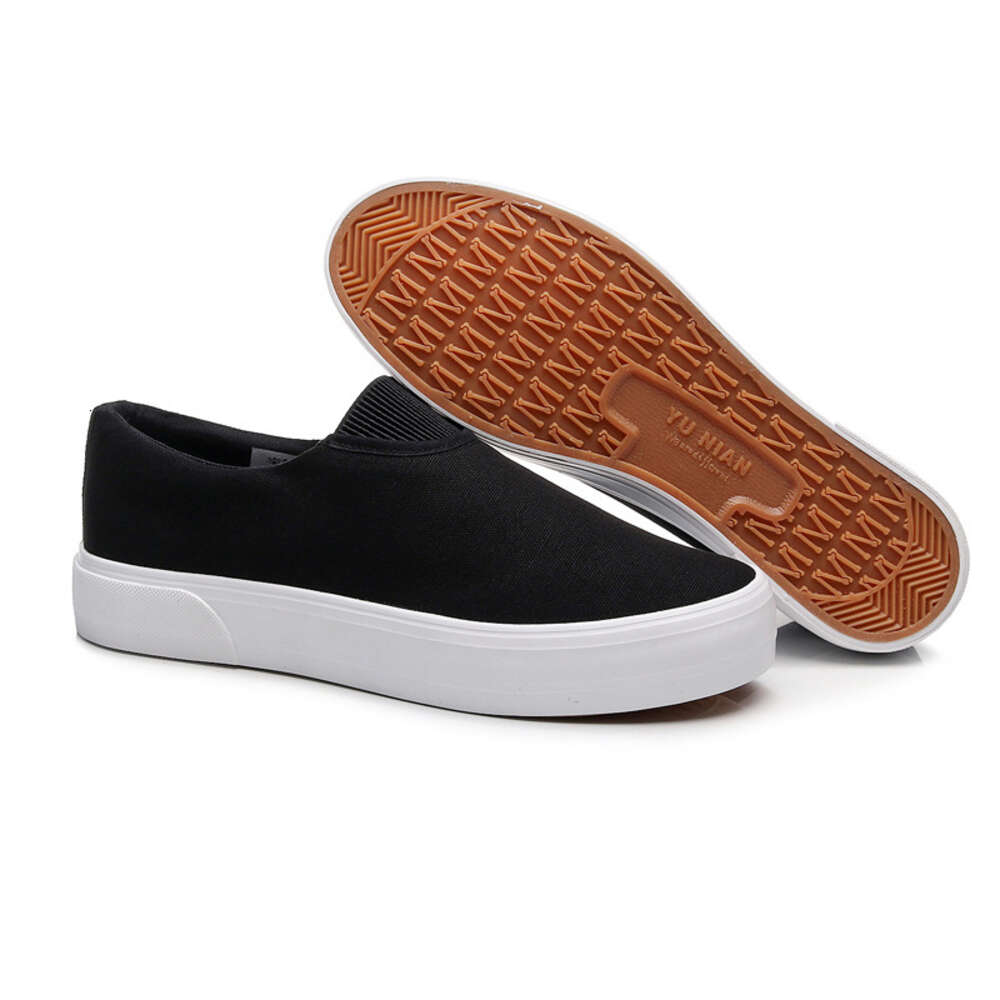 YN068 New 2023 Thickened Sole Trendy Canvas for Men's Casual Flat Bottom One Foot Pedal Shoes Wear resistant Cow Tendons