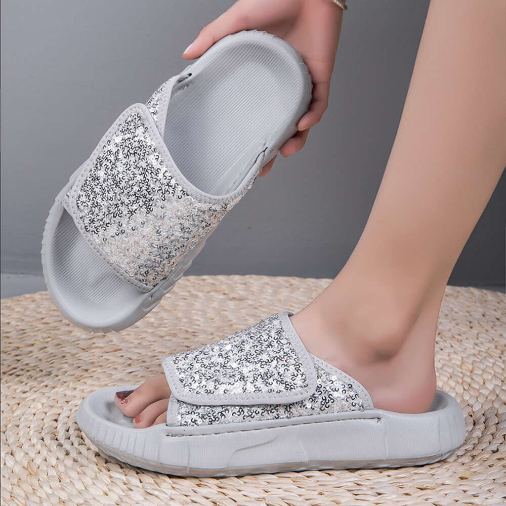 Slippers for women to wear in summer, 2024 new sequin high-end thick soled beach sandals, lazy and pregnant women's flip flops ddmythur