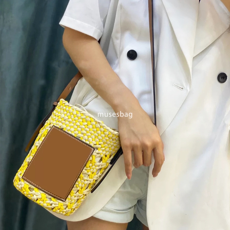 Advanced Women's Designer, Simple and Practical Large Capacity Water Bucket Straw Woven Bag Fashionable and Versatile Crossbody Weaving Handbag