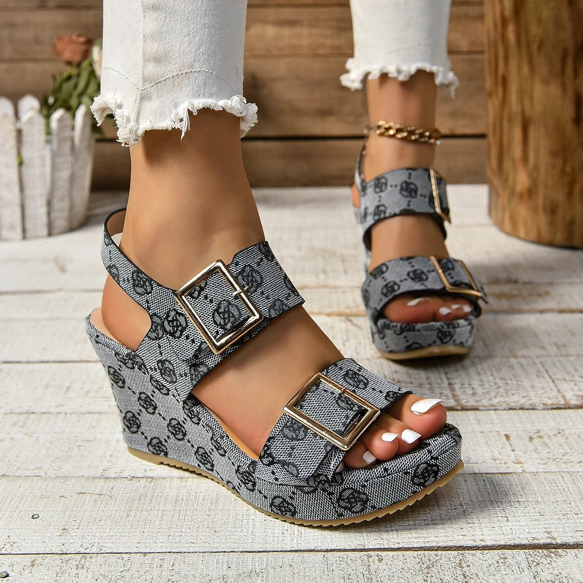 Womens ultra-high heels modern sandals 2024 summer new designer buckle mixed color wedge platform shoe slider 240620