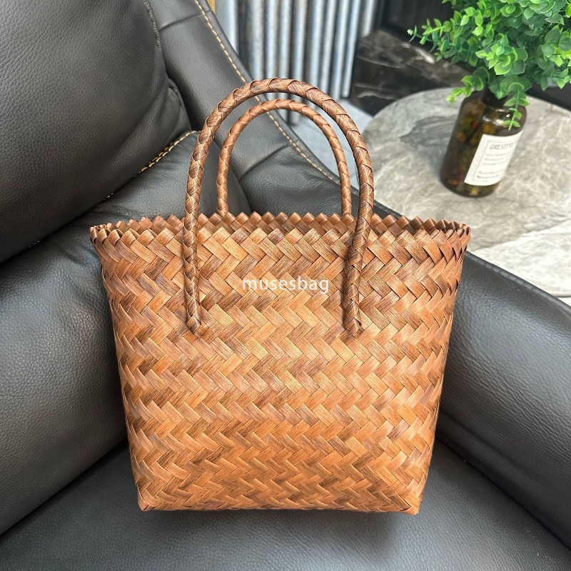 Fashionable women's high-quality, lightweight large capacity woven temperament lazy and versatile multifunctional handbag with gift basket holida