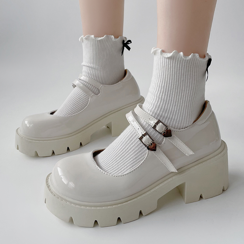 2025 new Chunky Rimocy Platform Mary Jane Women Heart Buckle Strap Thick Heels Pumps Woman Black Patent Leather Lolita Shoes Laides 0973