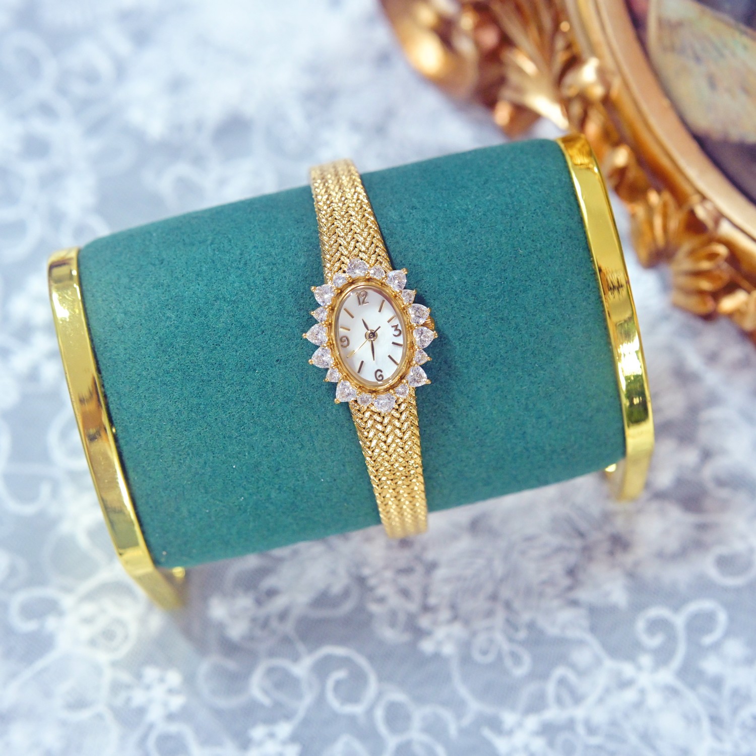 2023 Women's Watch Diamond Vintage Luxury Elegant Crown Dial Gifts to Lovers Brass Band 24K Gold Plated High Quality Quartz