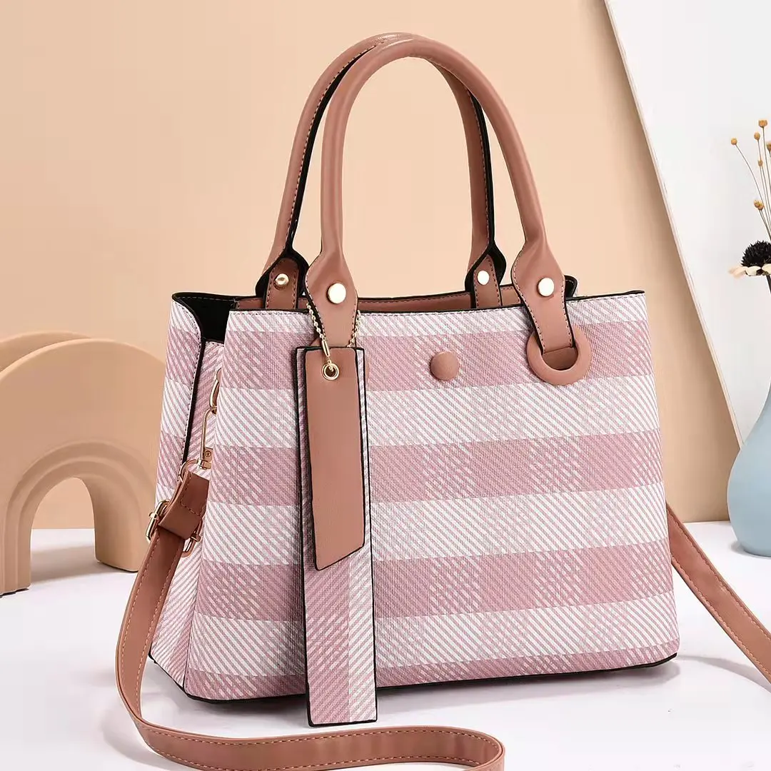 Fashionable Shoulder Bag for Women with Detachable Strap and Multiple Pockets