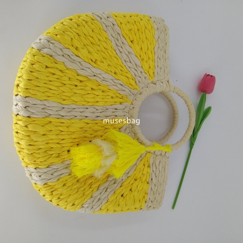 Advanced Women's Designer Lightweight and atmospheric Handheld Woven Bag Paper Rope Retro Moon Cute Bag New Round Grass Woven Bag Fashionable and