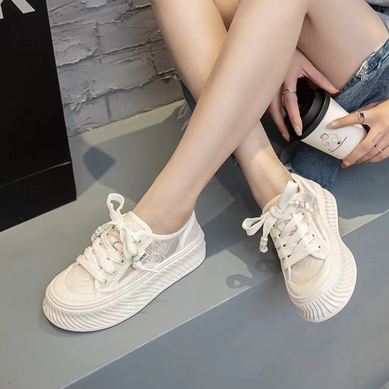 Ice Silk National Style Embroidered Cookie for Women's 2024 Summer New Korean Edition Versatile Thick Sole Single Mesh Breathable Fisherman'