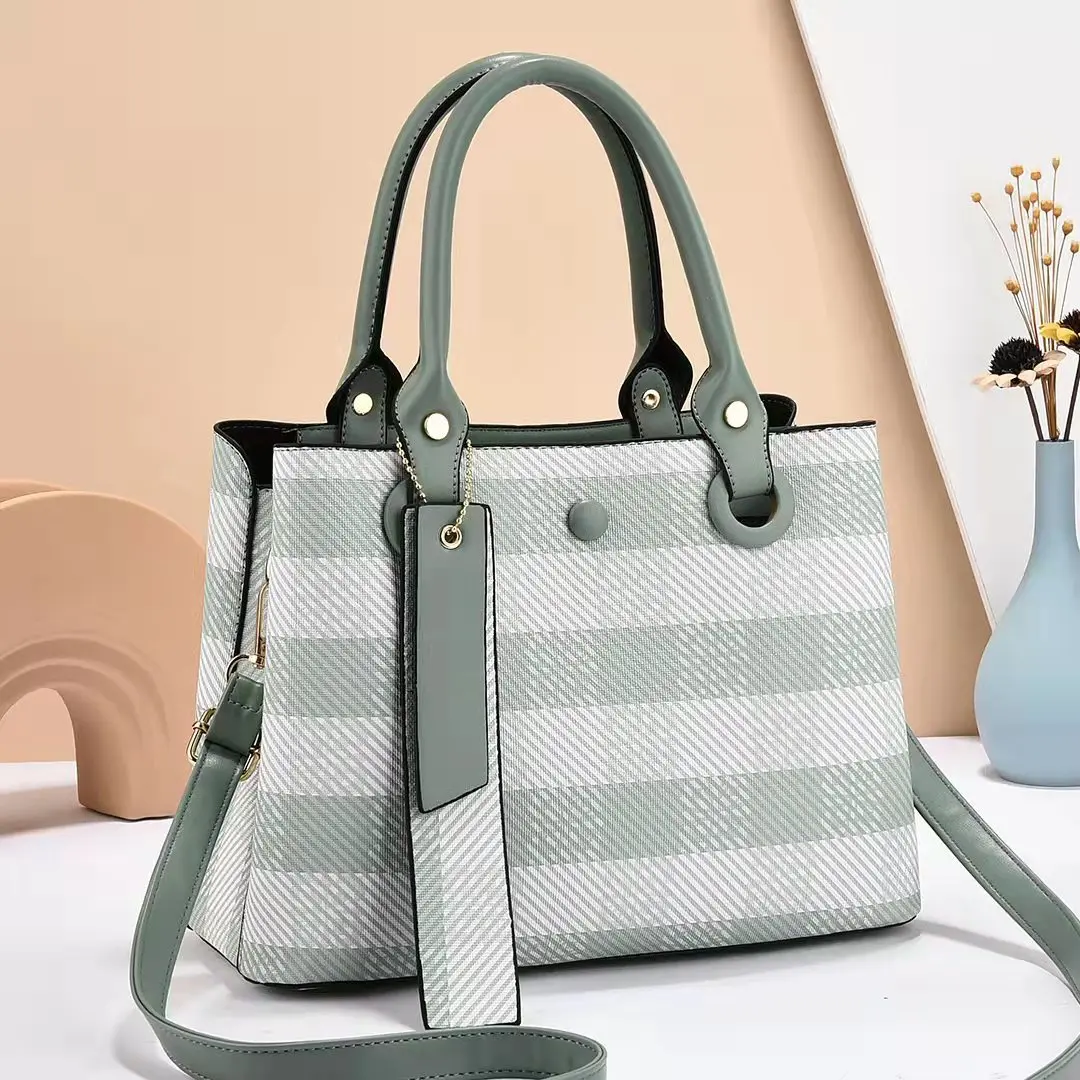 Fashionable Shoulder Bag for Women with Detachable Strap and Multiple Pockets