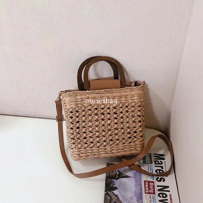 Designer women's high-end atmospheric multifunctional single shoulder crossbody bag classic casual portable small square bag retro handmade grass