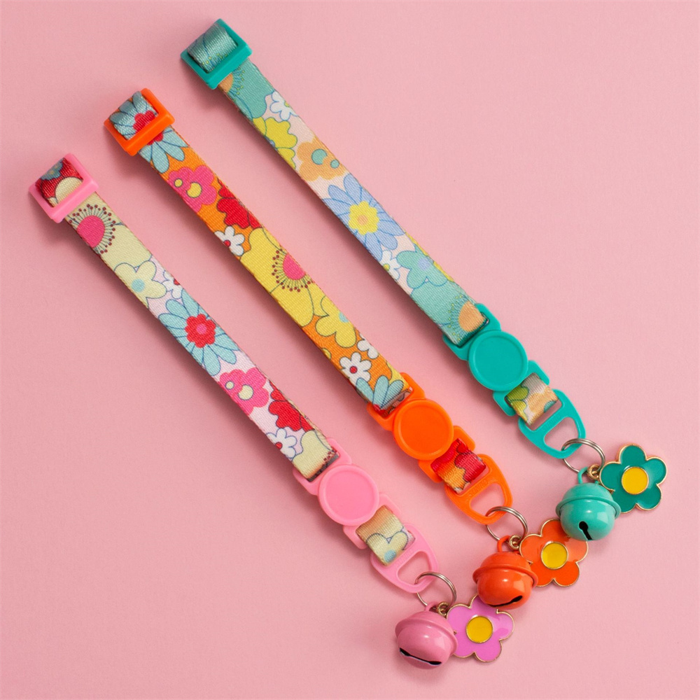 1.0cm Printed Pet Collar Adjustable Safety Buckle Cat Collar with Bell and Metal Flower Pendant for Cats and Puppy Pet Supplies