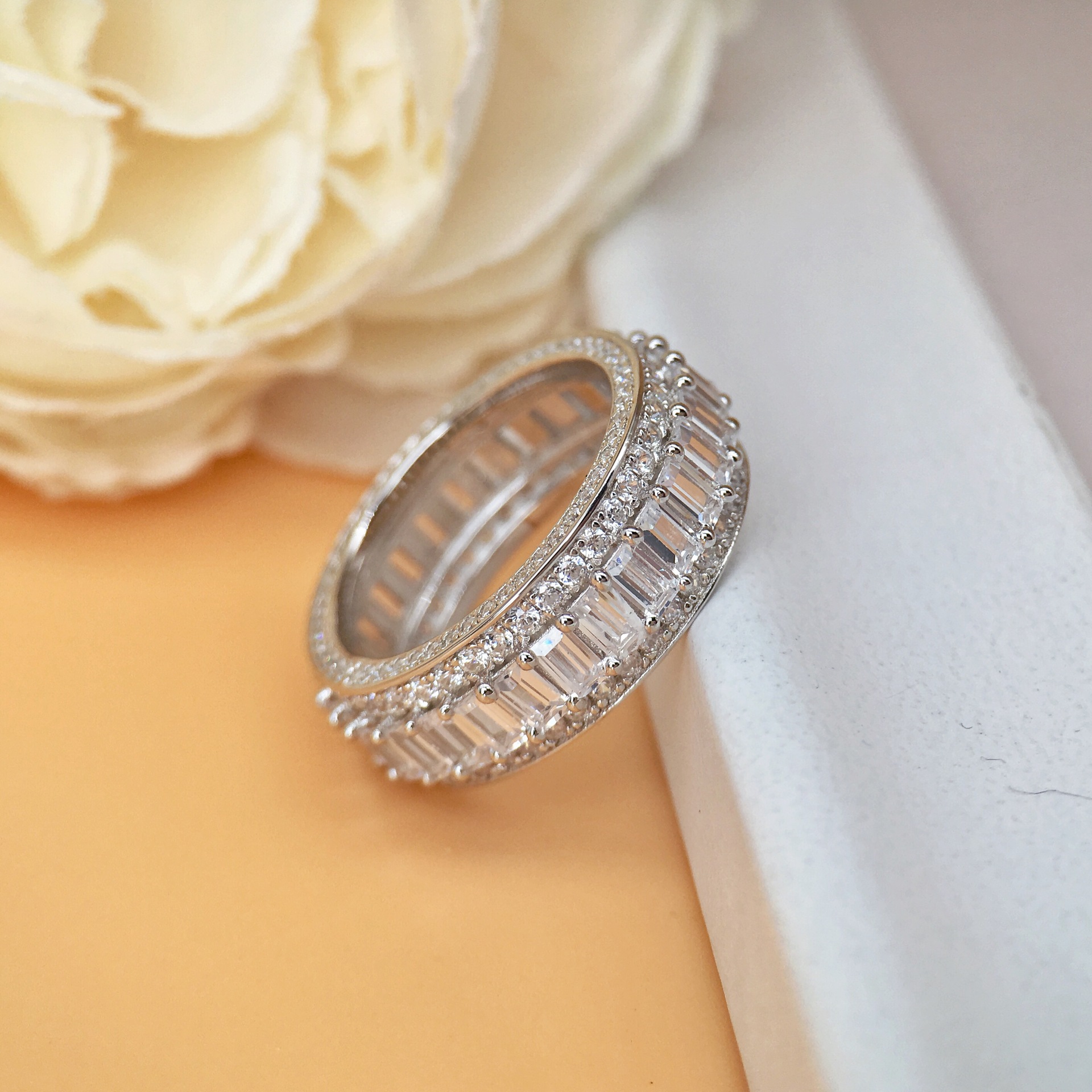 Drop Ship Gorgeous Sterg Sier Princess Cut White Topaz Wedding Eternity Ring for Women