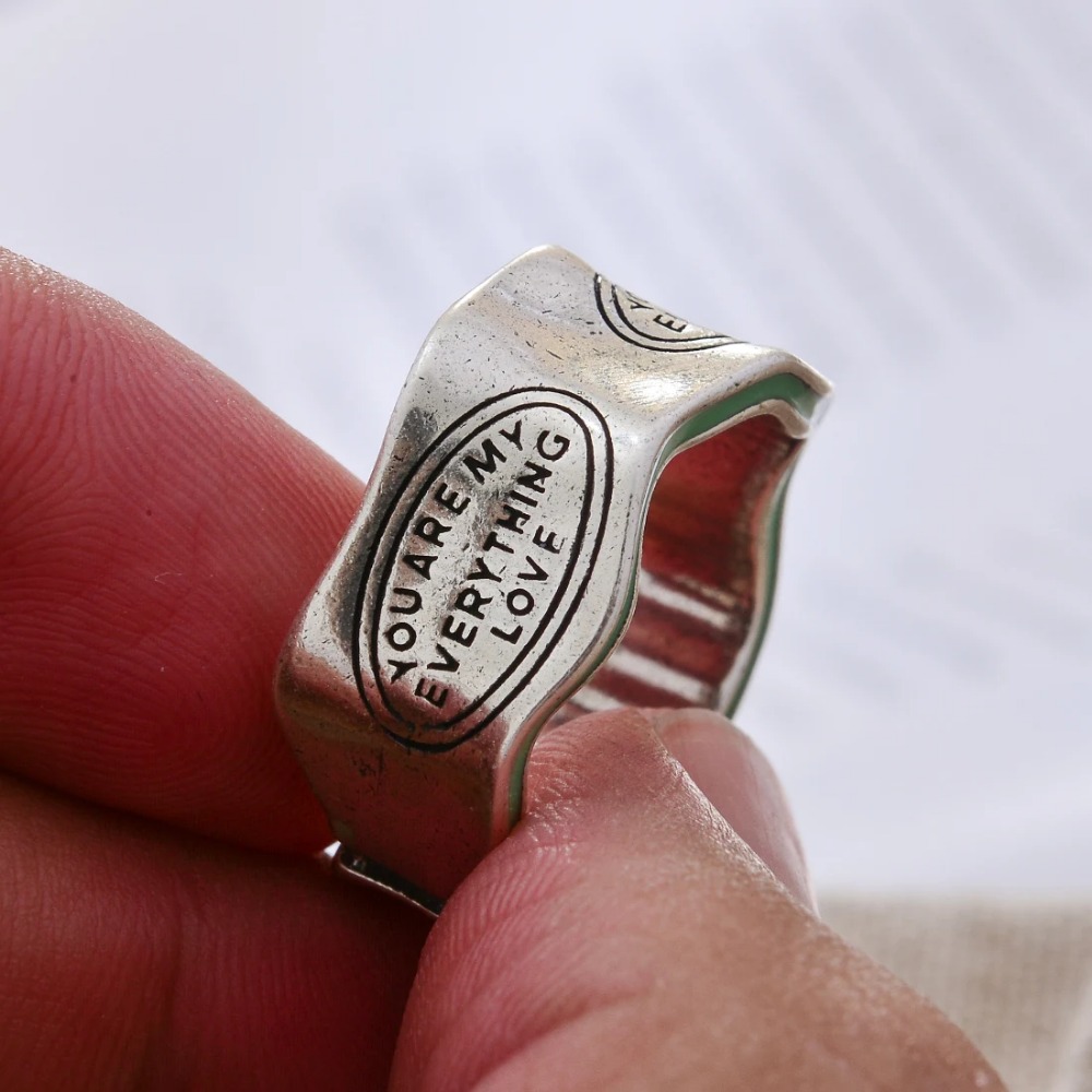 New Arrival Elegant Letter Carving Green Stripe Design Retro Thai Silver Female Finger Ring for Men Women Jewelry Gifts 2023