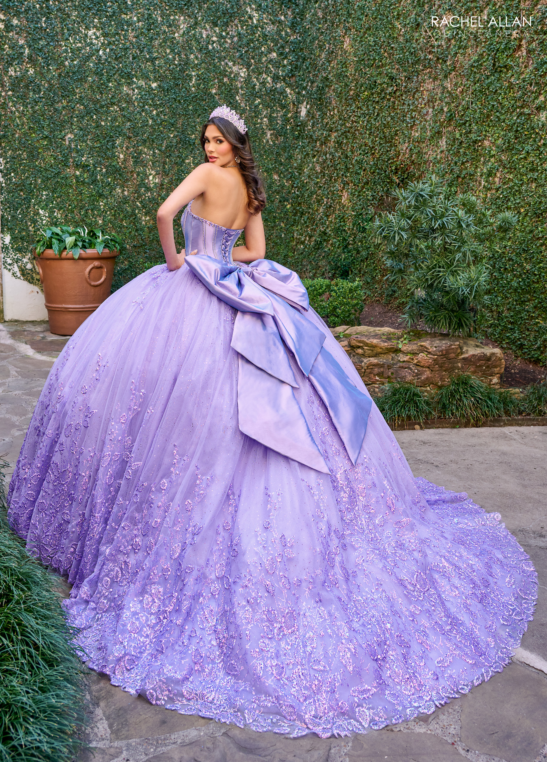 Lavender Crystals Ball Gown Quinceanera Dresses Sequined Appliqued Prom Gowns With Detachable Short Sleeves Sixteen Sweet 15 Masquerade Dress