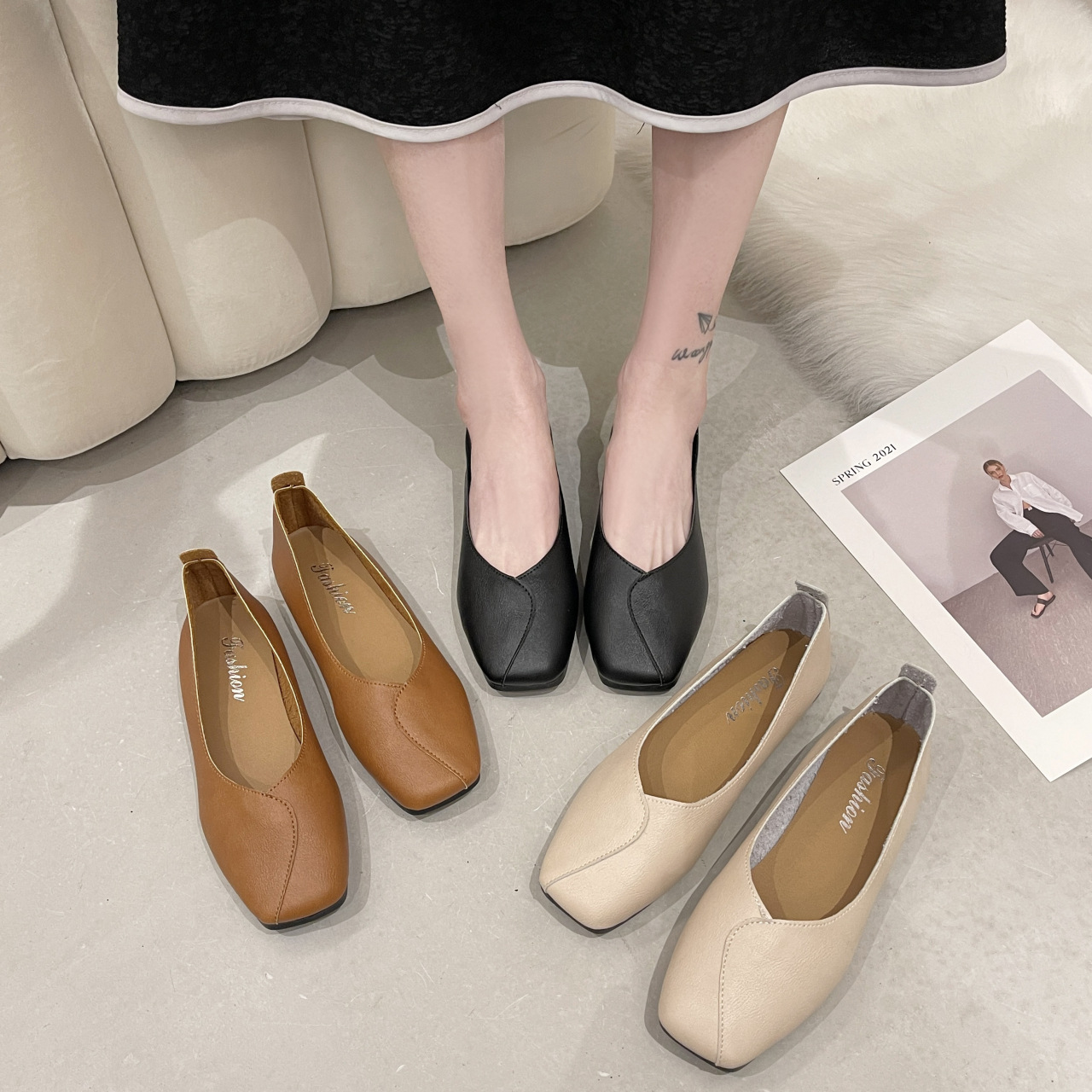 Flat single shoes women 2024 spring and summer new simple solid color light mouth slip-on lazy bean shoes