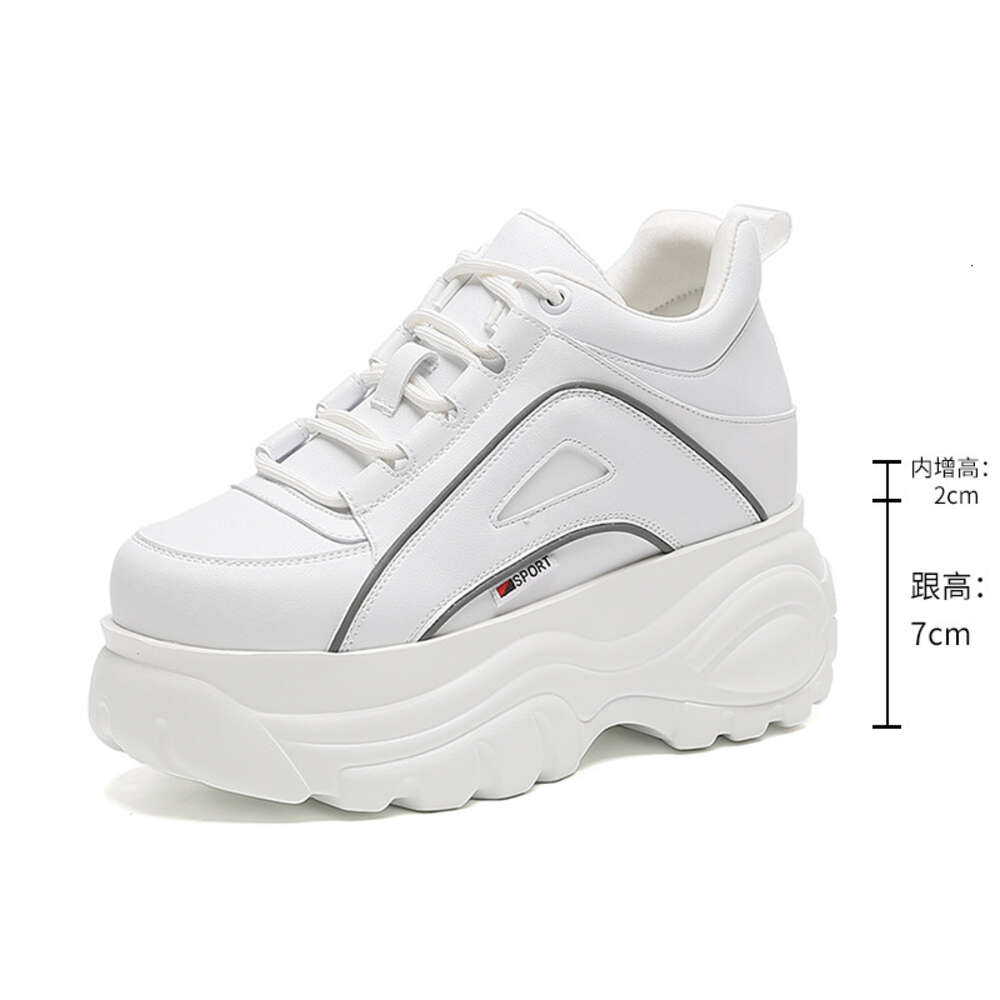 Autumn and winter new sports casual sponge cake shoes, low cut with a height increase of 7cm, thick soled women's shoes