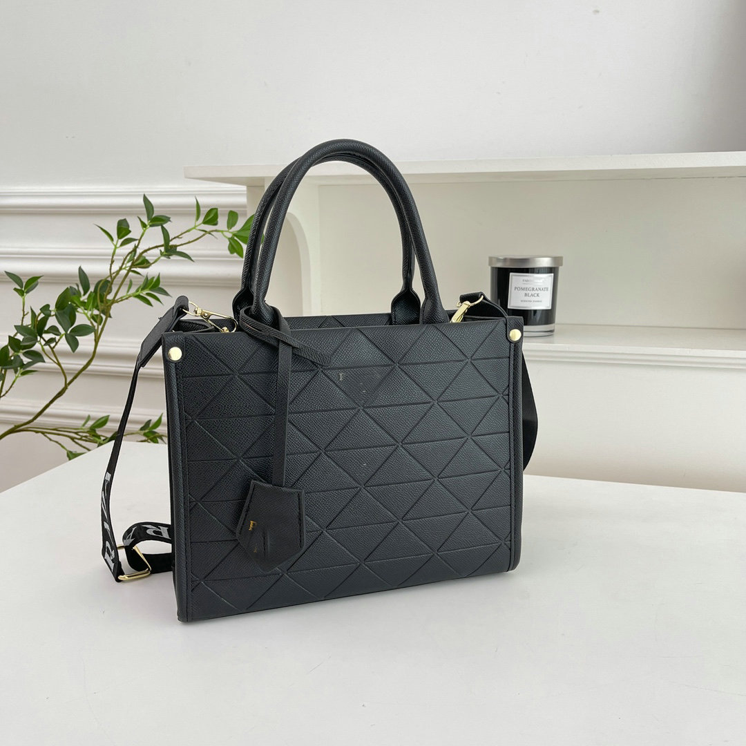 Designer bag Luxury Triangle Symbole the tote bag large embroidery pochette shopper handbag Shoulder Bag man Womens Mini phone crossbody clutch mirror quality bags