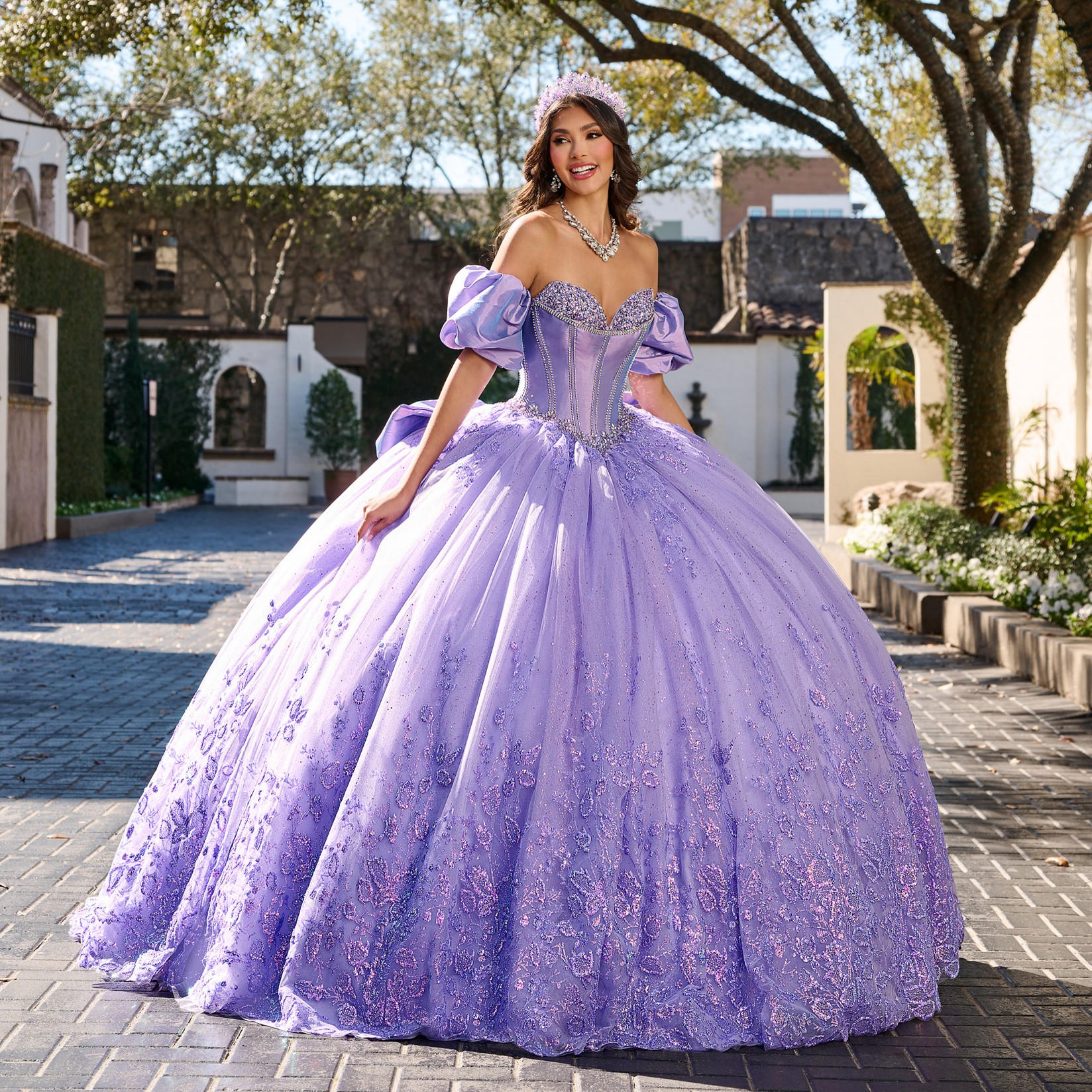 Lavender Crystals Ball Gown Quinceanera Dresses Sequined Appliqued Prom Gowns With Detachable Short Sleeves Sixteen Sweet 15 Masquerade Dress