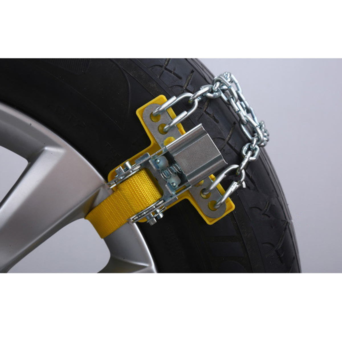 Car Snow Steel Security Anti-skid Emergency Chain for Tire Width 205-225mm (Random Color)